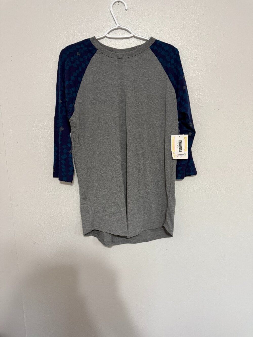 🔷 Classic & Casual! LuLaRoe Grey Heather & Blue Mosaic Diamond Randy Raglan Tee
